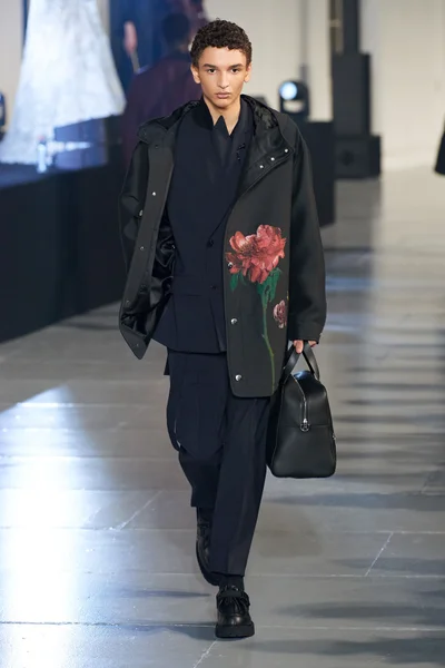 Look 11